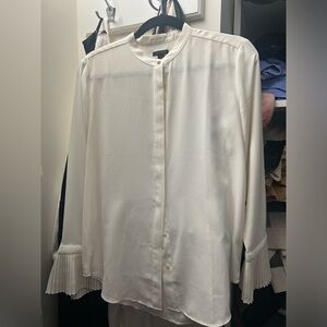 Ann Taylor White Blouse w pleated sleeve